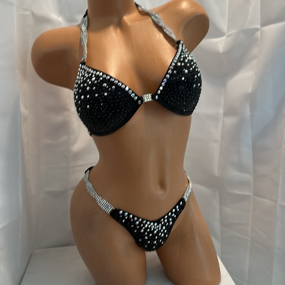 Black competition figure posing suit handmade 34C size made with A/B crystals - Picture 3 of 9